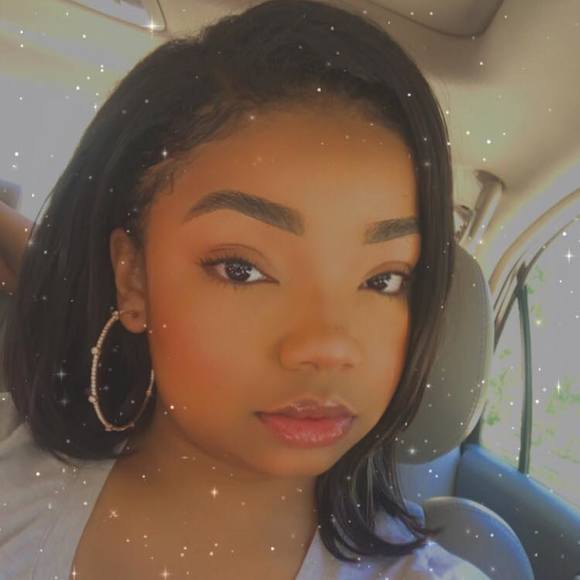 Meet your Posher, Kiana - Picture 1 of 1